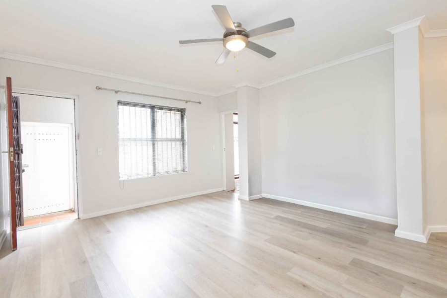 To Let 2 Bedroom Property for Rent in Loevenstein Western Cape